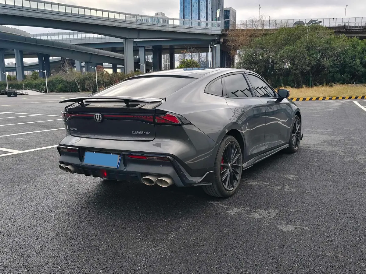 2023 ChangAn UNI-V 1.5T 188HP L4 7DCT,autocango,china used car exporter,china ev exporter,chinese used car exporter,chinese used ev exporter