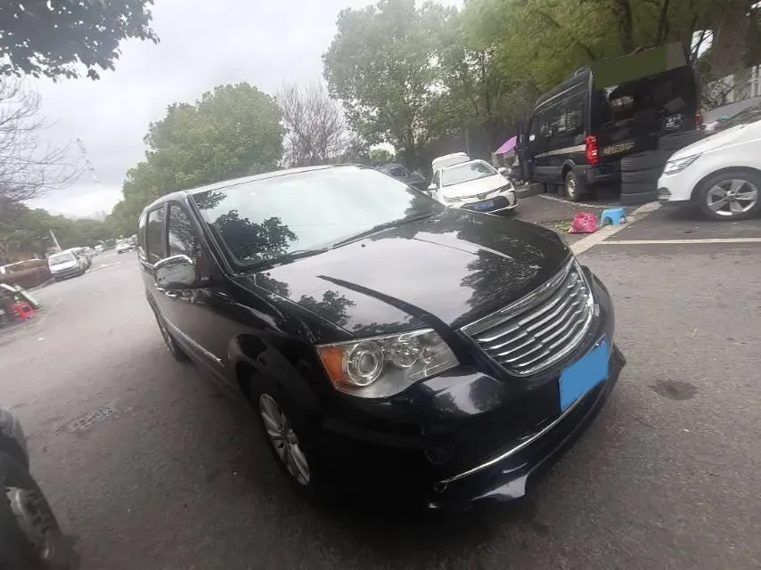 2013 Chrysler Pacifica 3.6L 283HP V6 6AT,autocango,china used car exporter,china ev exporter,chinese used car exporter,chinese used ev exporter