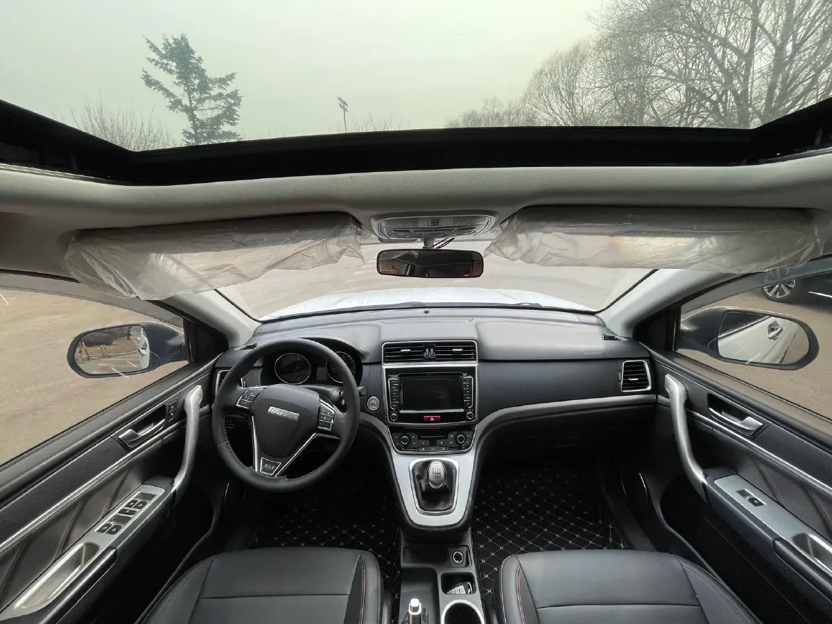 2019 Haval M6 1.5T 150HP L4 6MT,autocango,china used car exporter,china ev exporter,chinese used car exporter,chinese used ev exporter