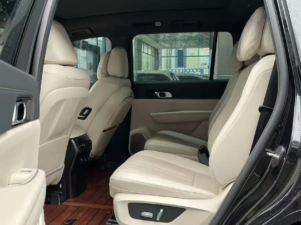 2020 Li ONE Range Extended 131HP REEV 40.5KWH,autocango,china used car exporter,china ev exporter,chinese used car exporter,chinese used ev exporter