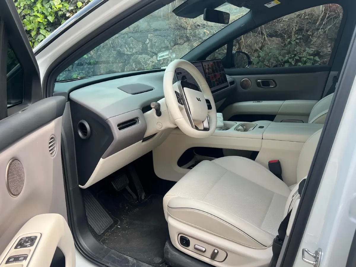 2025 Li i6 BEV,autocango,china used car exporter,china ev exporter,chinese used car exporter,chinese used ev exporter