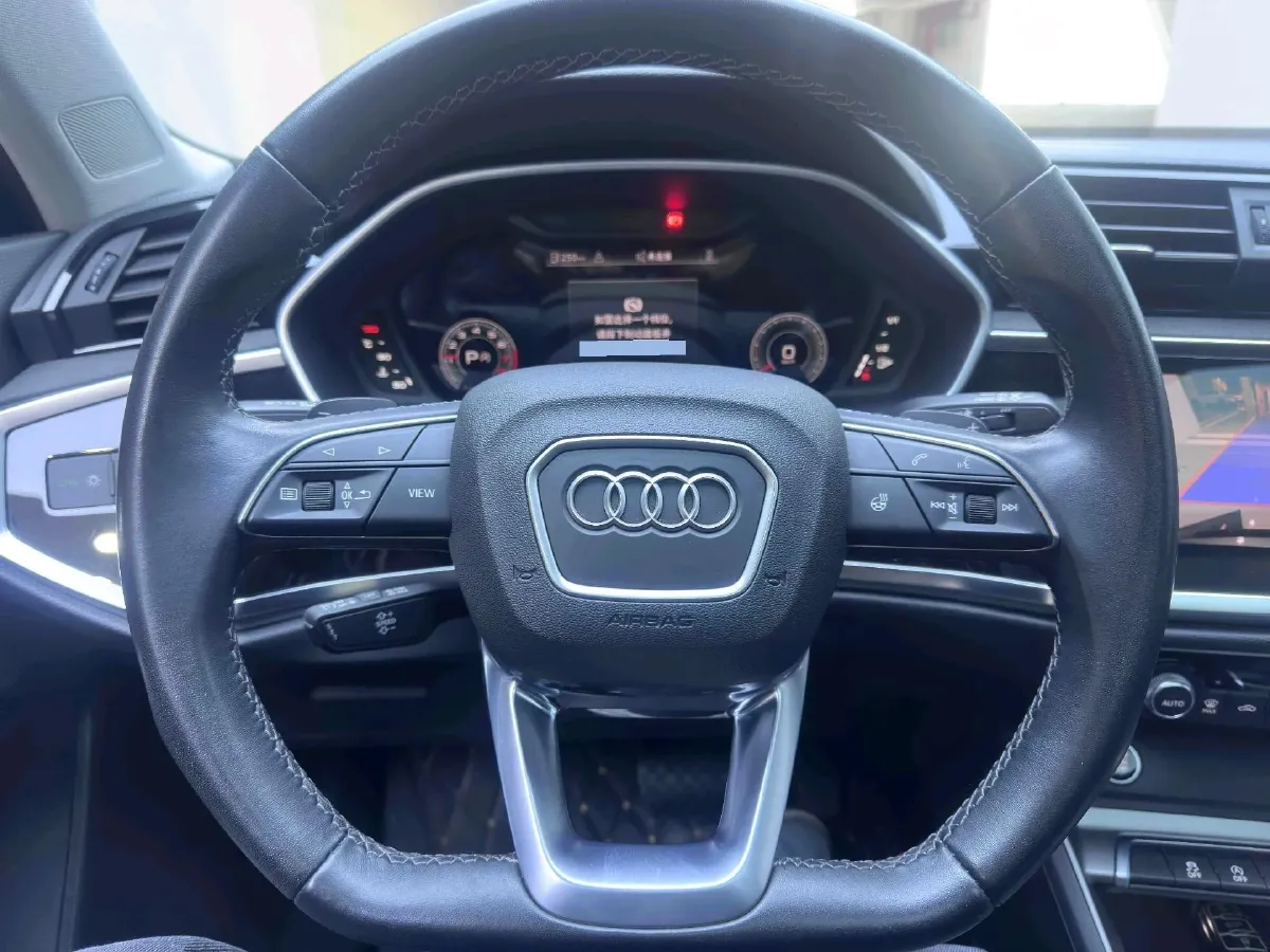 2023 Audi Q3 1.4T 150HP L4 7DCT,autocango,china used car exporter,china ev exporter,chinese used car exporter,chinese used ev exporter