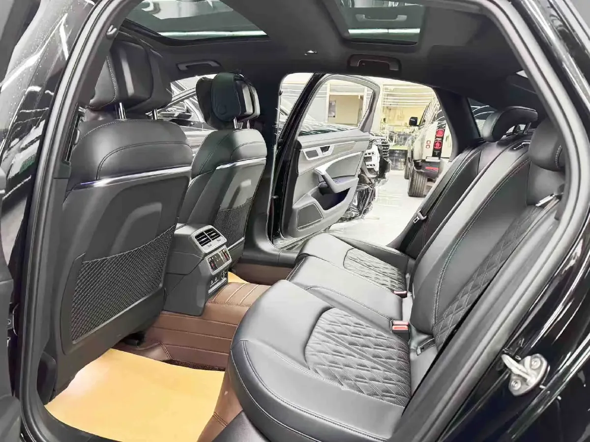 2026 Audi A6L 2.0T 245HP L4 7DCT,autocango,china used car exporter,china ev exporter,chinese used car exporter,chinese used ev exporter