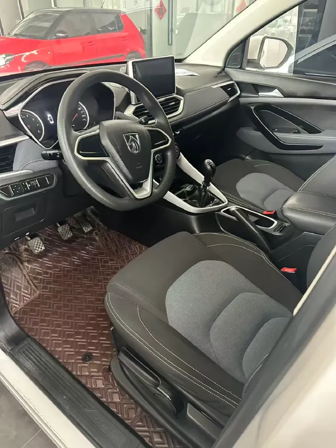 2018 BaoJun 530 1.5T 150HP L4 6MT,autocango,china used car exporter,china ev exporter,chinese used car exporter,chinese used ev exporter