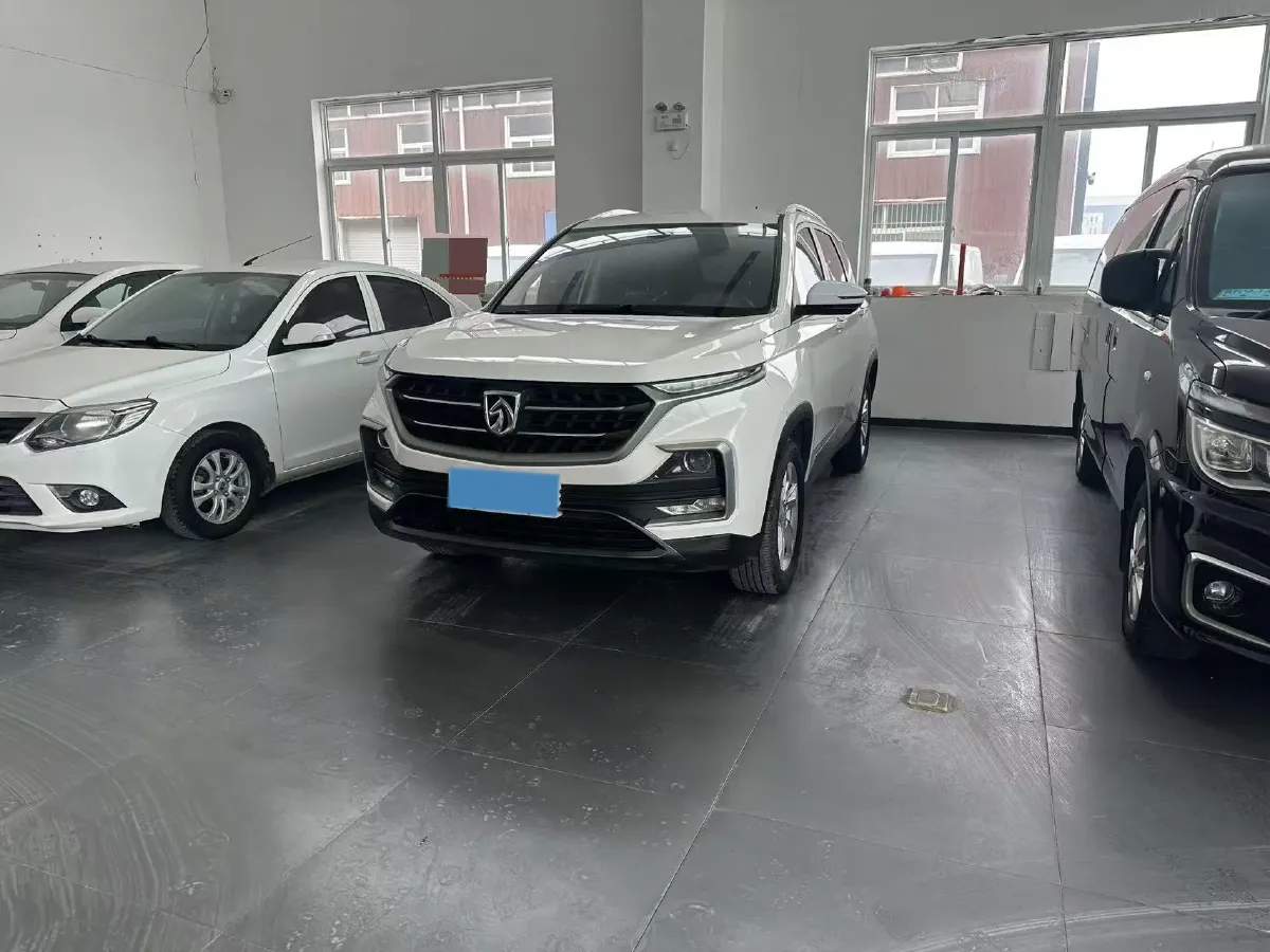 2018 BaoJun 530 1.5T 150HP L4 6MT,autocango,china used car exporter,china ev exporter,chinese used car exporter,chinese used ev exporter