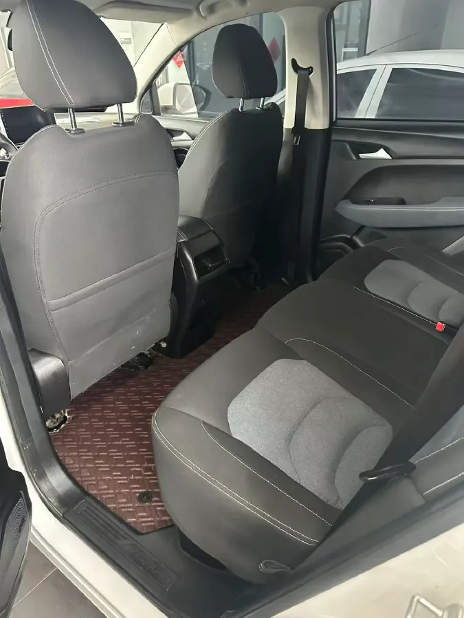 2018 BaoJun 530 1.5T 150HP L4 6MT,autocango,china used car exporter,china ev exporter,chinese used car exporter,chinese used ev exporter