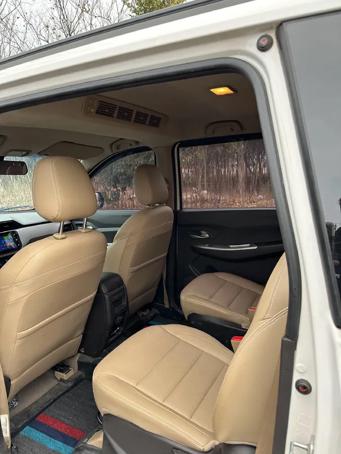 2021 WuLing RongGuang New Truck 1.5L 99HP L4 5MT,autocango,china used car exporter,china ev exporter,chinese used car exporter,chinese used ev exporter