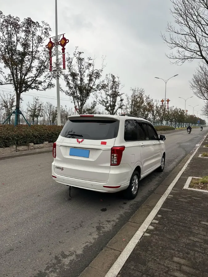 2021 WuLing RongGuang New Truck 1.5L 99HP L4 5MT,autocango,china used car exporter,china ev exporter,chinese used car exporter,chinese used ev exporter