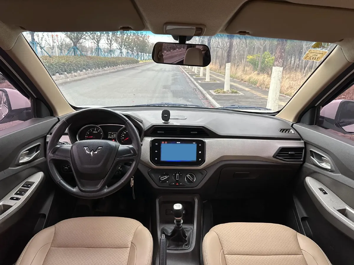 2021 WuLing RongGuang New Truck 1.5L 99HP L4 5MT,autocango,china used car exporter,china ev exporter,chinese used car exporter,chinese used ev exporter