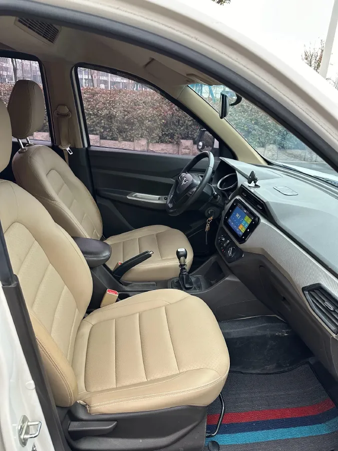 2021 WuLing RongGuang New Truck 1.5L 99HP L4 5MT,autocango,china used car exporter,china ev exporter,chinese used car exporter,chinese used ev exporter