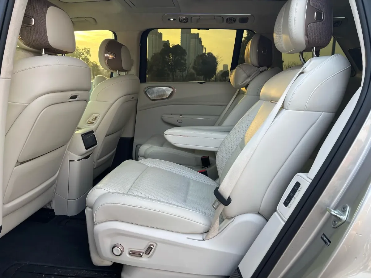 2025 LYNK&CO 900 1.5T 190HP L4 3DHT PHEV 43.3KWH,autocango,china used car exporter,china ev exporter,chinese used car exporter,chinese used ev exporter