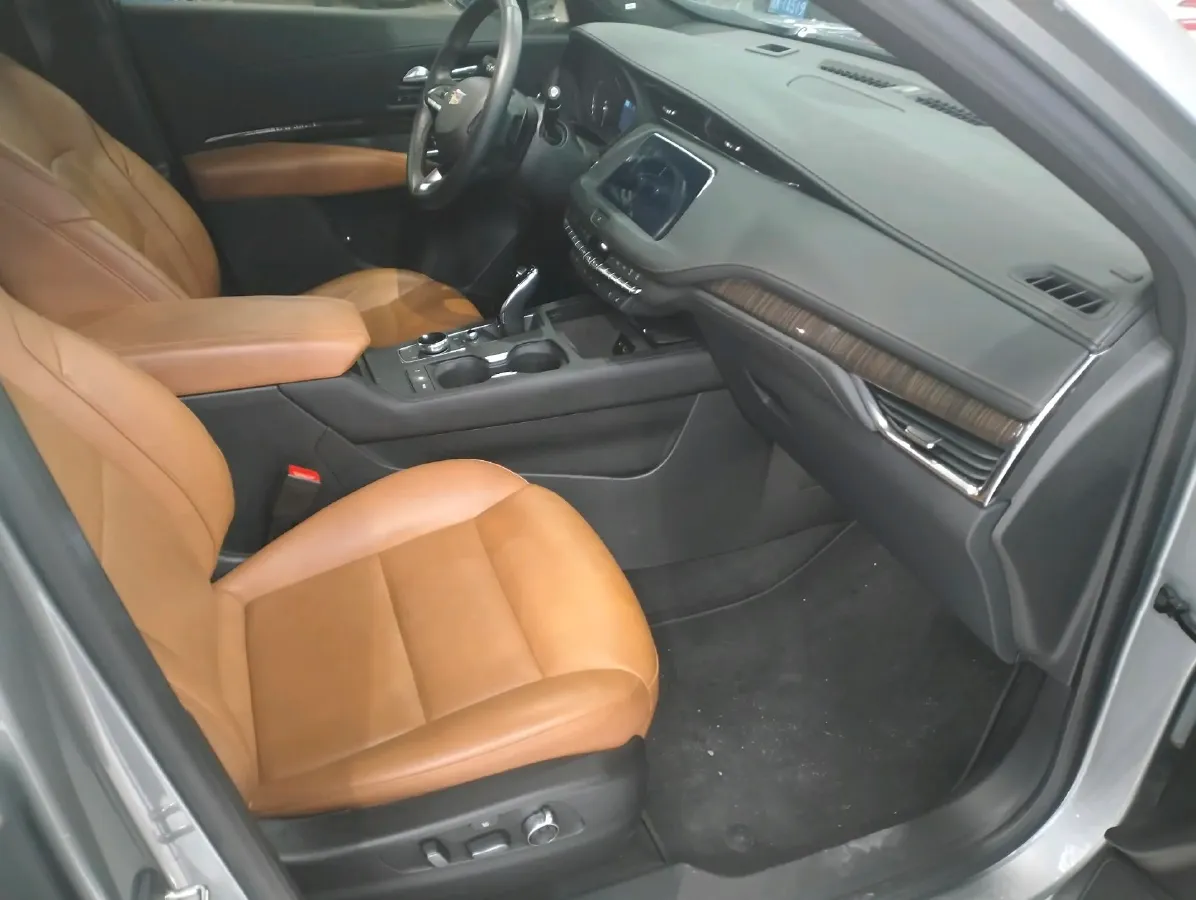 2023 Cadillac XT4 2.0T 237HP L4 9AT,autocango,china used car exporter,china ev exporter,chinese used car exporter,chinese used ev exporter