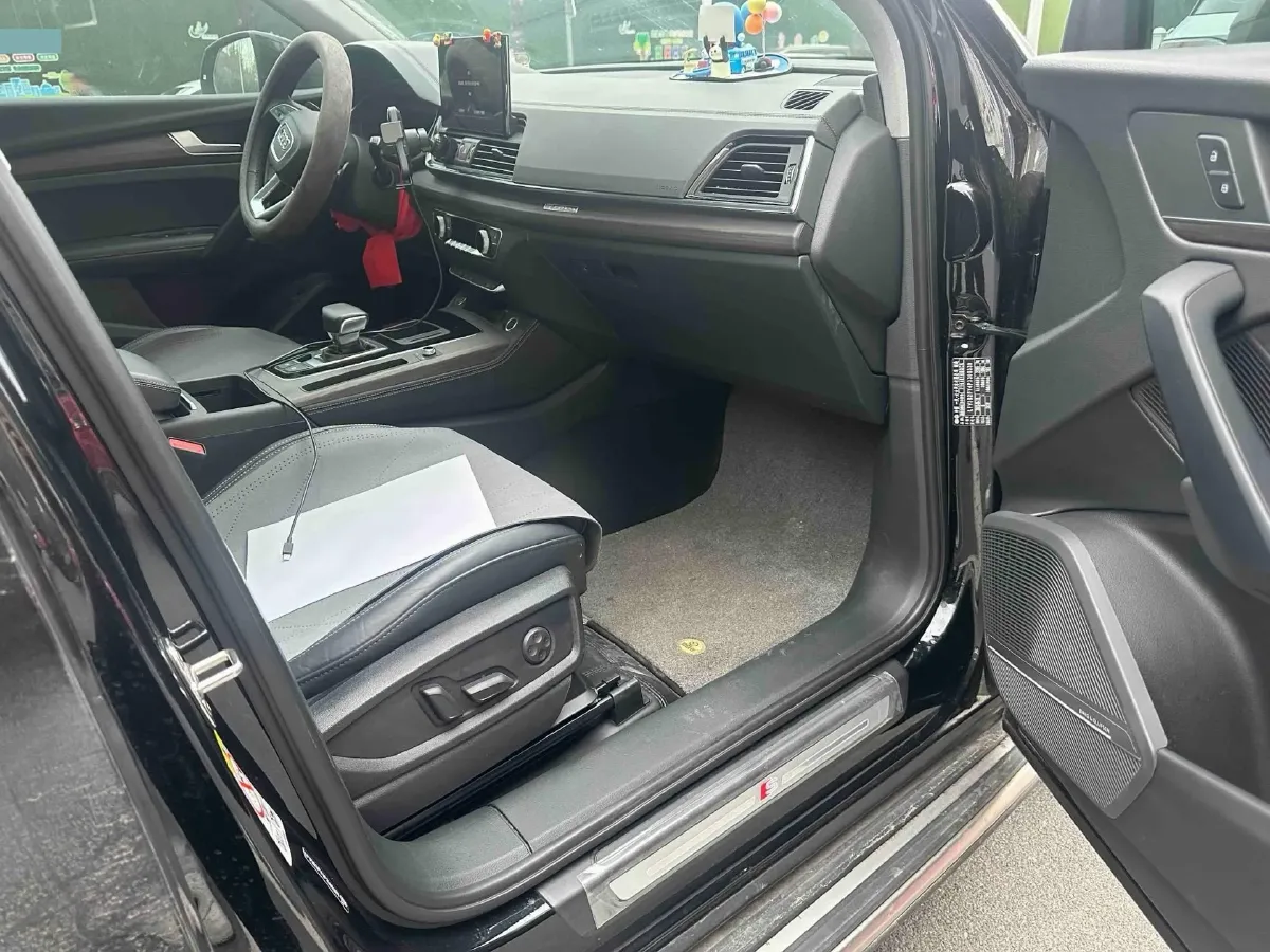 2022 Audi Q5L 2.0T 252HP L4 7DCT,autocango,china used car exporter,china ev exporter,chinese used car exporter,chinese used ev exporter