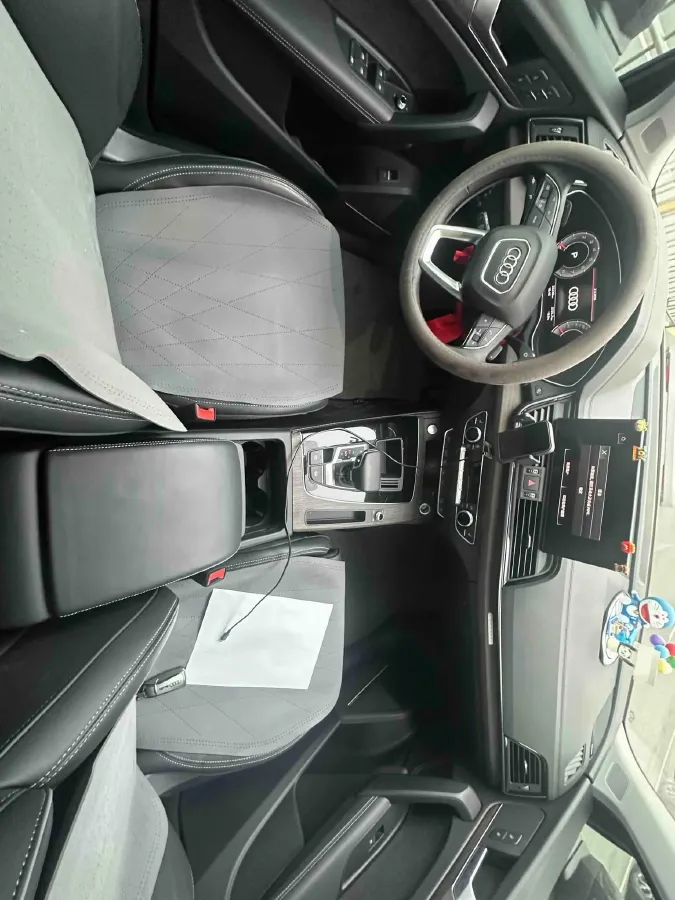 2022 Audi Q5L 2.0T 252HP L4 7DCT,autocango,china used car exporter,china ev exporter,chinese used car exporter,chinese used ev exporter