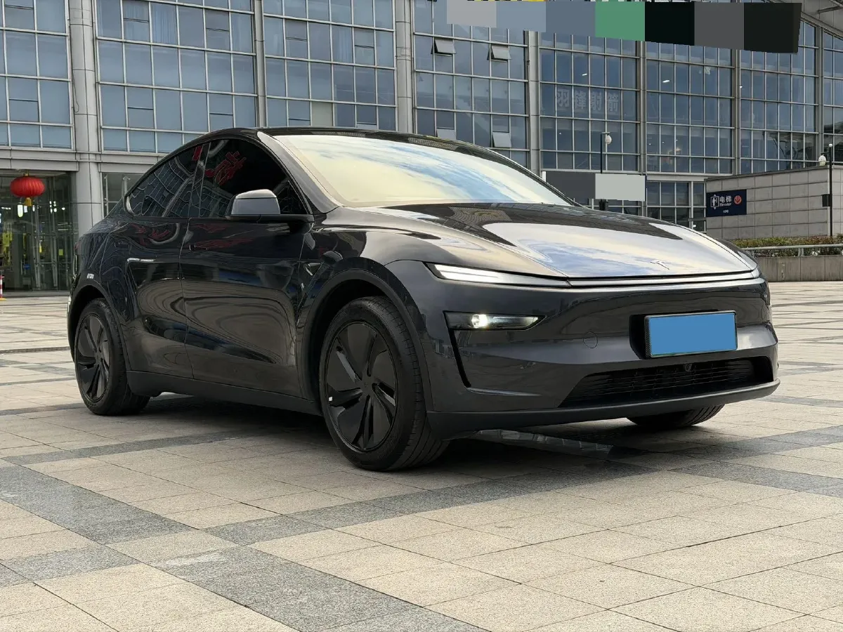 2025 Tesla Model Y BEV 62.5KWH,autocango,china used car exporter,china ev exporter,chinese used car exporter,chinese used ev exporter
