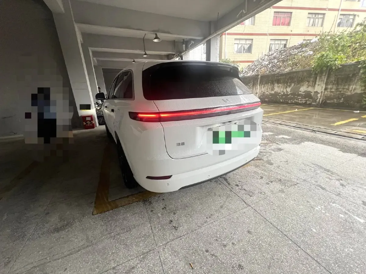 2024 Li L8 Range Extended 154HP REEV 52.3KWH,autocango,china used car exporter,china ev exporter,chinese used car exporter,chinese used ev exporter