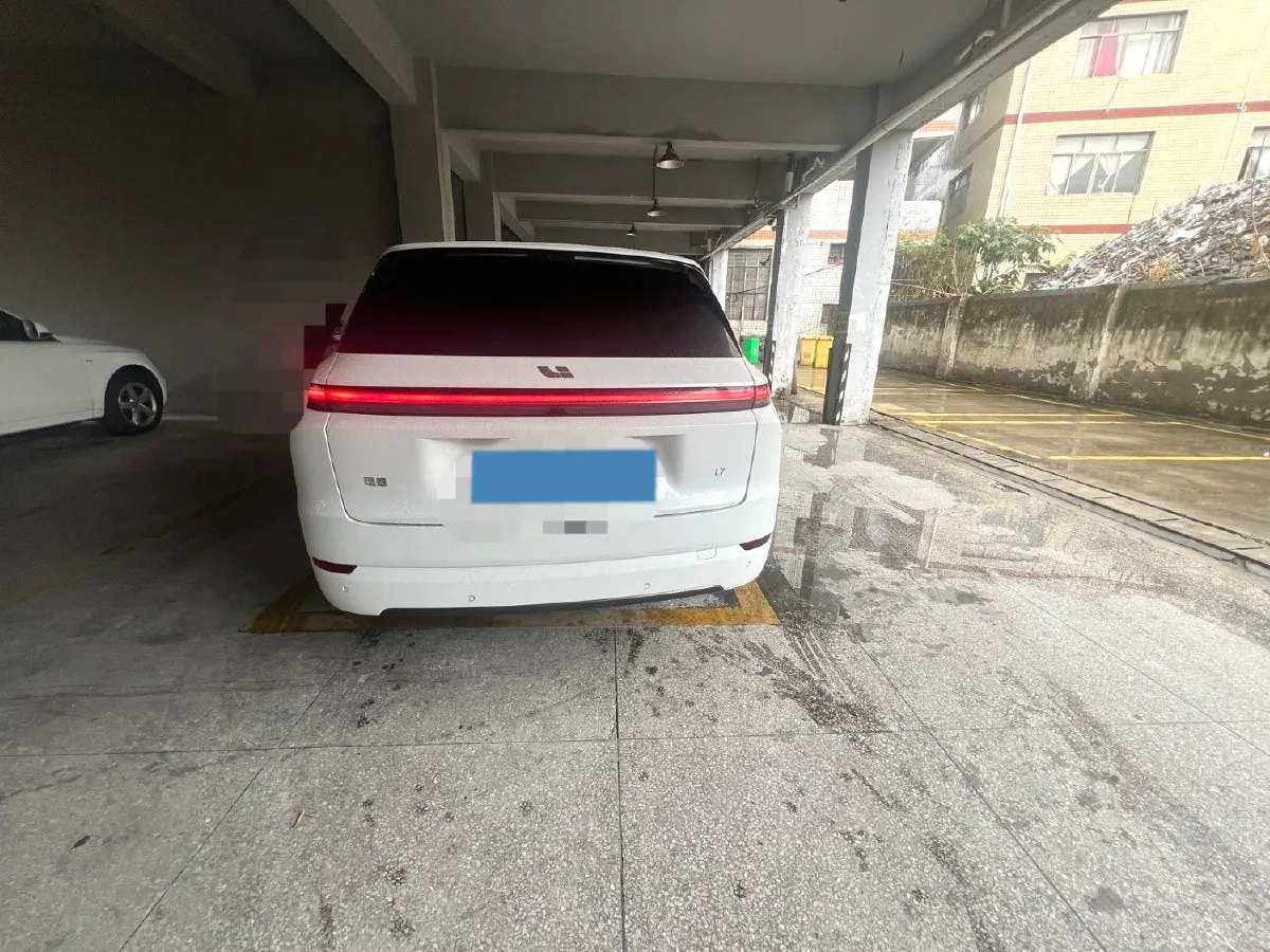 2024 Li L8 Range Extended 154HP REEV 52.3KWH,autocango,china used car exporter,china ev exporter,chinese used car exporter,chinese used ev exporter