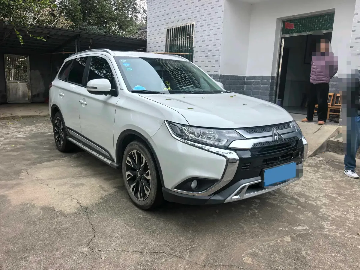 2019 Mitsubishi Outlander 2.0L 166HP L4 CVT,autocango,china used car exporter,china ev exporter,chinese used car exporter,chinese used ev exporter