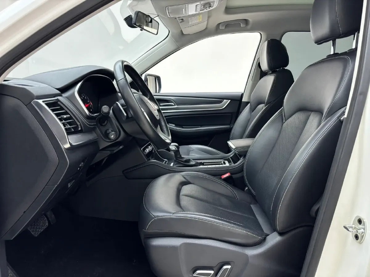 2019 Roewe RX8 2.0T 222HP L4 6AT,autocango,china used car exporter,china ev exporter,chinese used car exporter,chinese used ev exporter