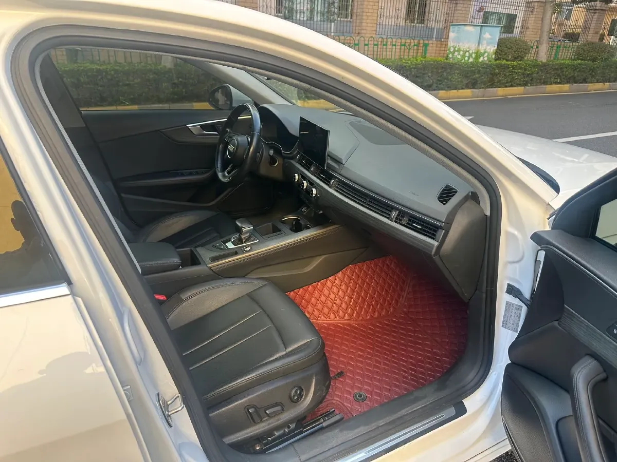 2022 Audi A4L 2.0T 190HP L4 7DCT,autocango,china used car exporter,china ev exporter,chinese used car exporter,chinese used ev exporter