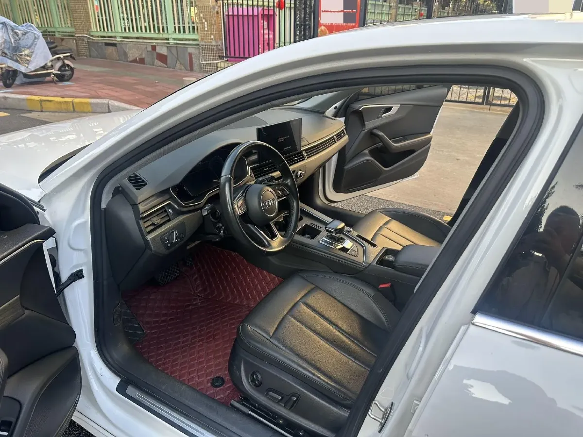 2022 Audi A4L 2.0T 190HP L4 7DCT,autocango,china used car exporter,china ev exporter,chinese used car exporter,chinese used ev exporter