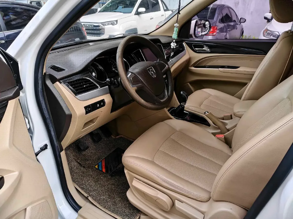 2016 BaoJun 730 1.5L 112HP L4 5MT,autocango,china used car exporter,china ev exporter,chinese used car exporter,chinese used ev exporter