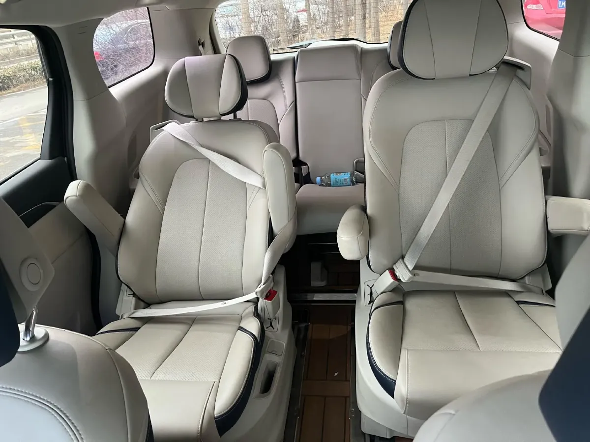 2022 Buick GL8 2.0T 237HP L4 9AT,autocango,china used car exporter,china ev exporter,chinese used car exporter,chinese used ev exporter