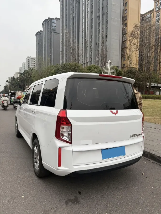 2020 WuLing HongGuang Plus 1.5L 99HP L4 6MT,autocango,china used car exporter,china ev exporter,chinese used car exporter,chinese used ev exporter