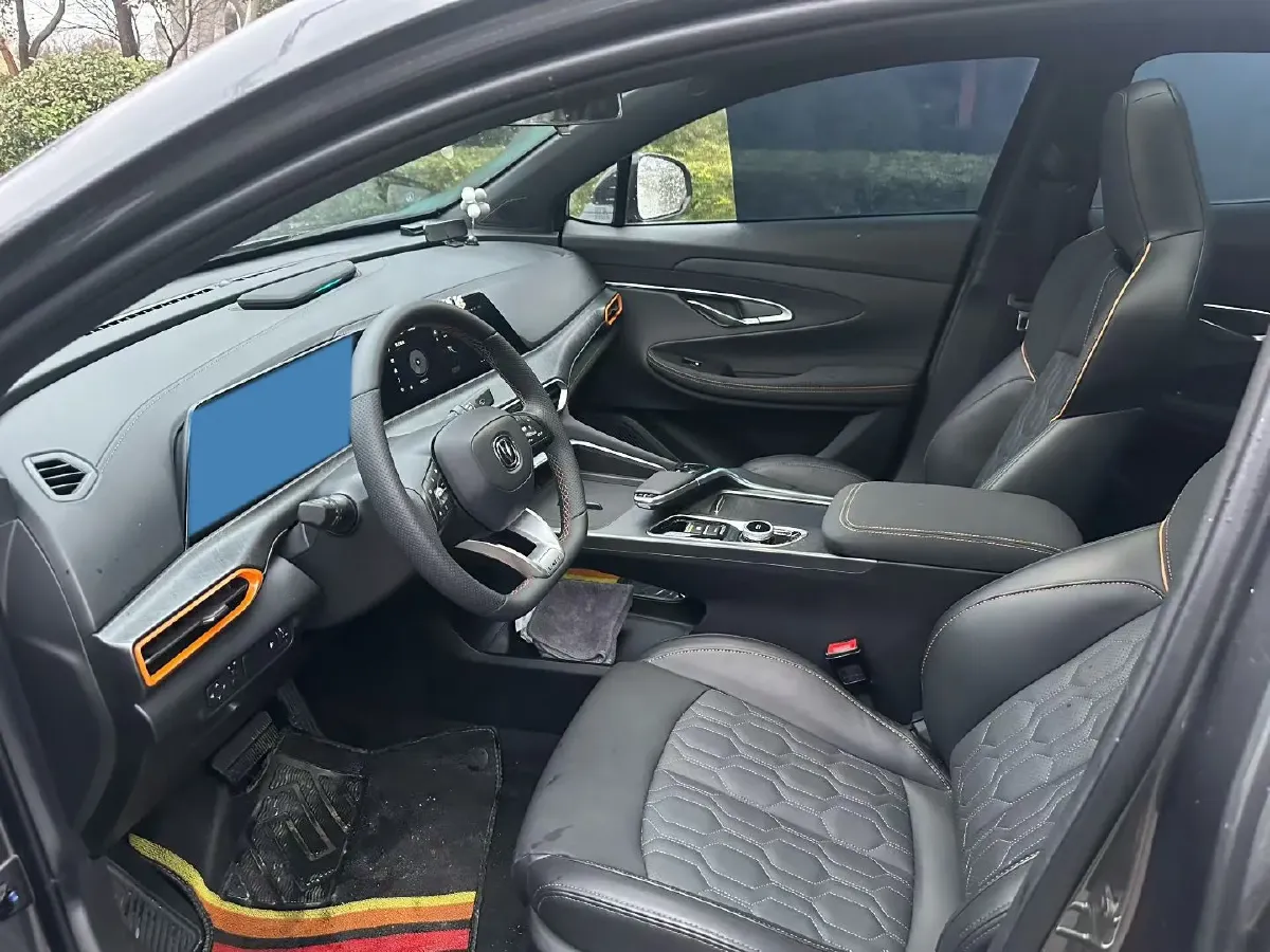 2022 ChangAn UNI-T 1.5T 188HP L4 7DCT,autocango,china used car exporter,china ev exporter,chinese used car exporter,chinese used ev exporter