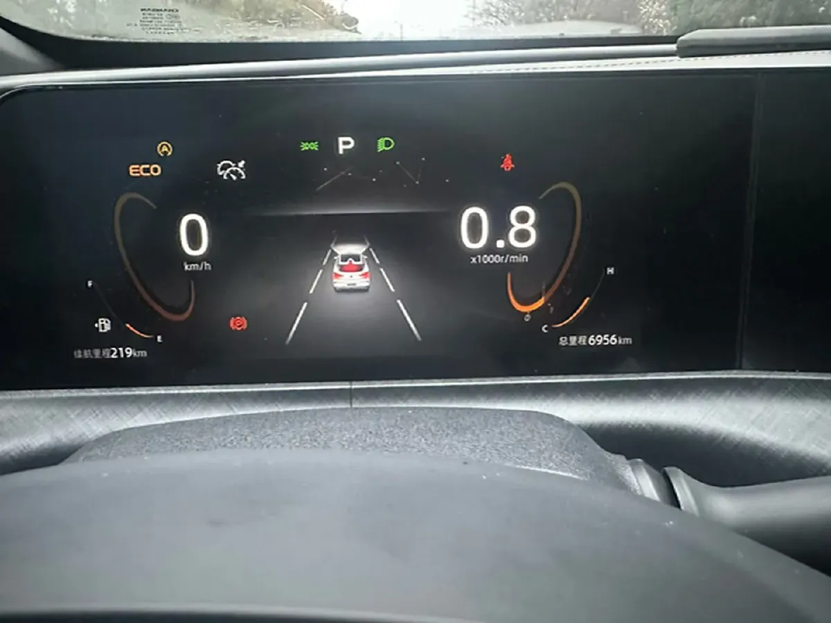 2022 ChangAn UNI-T 1.5T 188HP L4 7DCT,autocango,china used car exporter,china ev exporter,chinese used car exporter,chinese used ev exporter