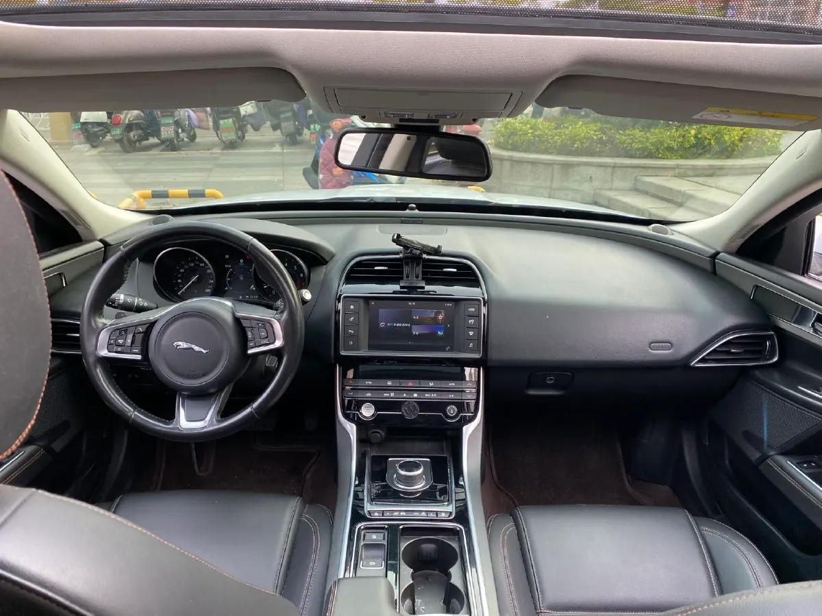 2018 Jaguar XEL 2.0T 200HP L4 8AT,autocango,china used car exporter,china ev exporter,chinese used car exporter,chinese used ev exporter
