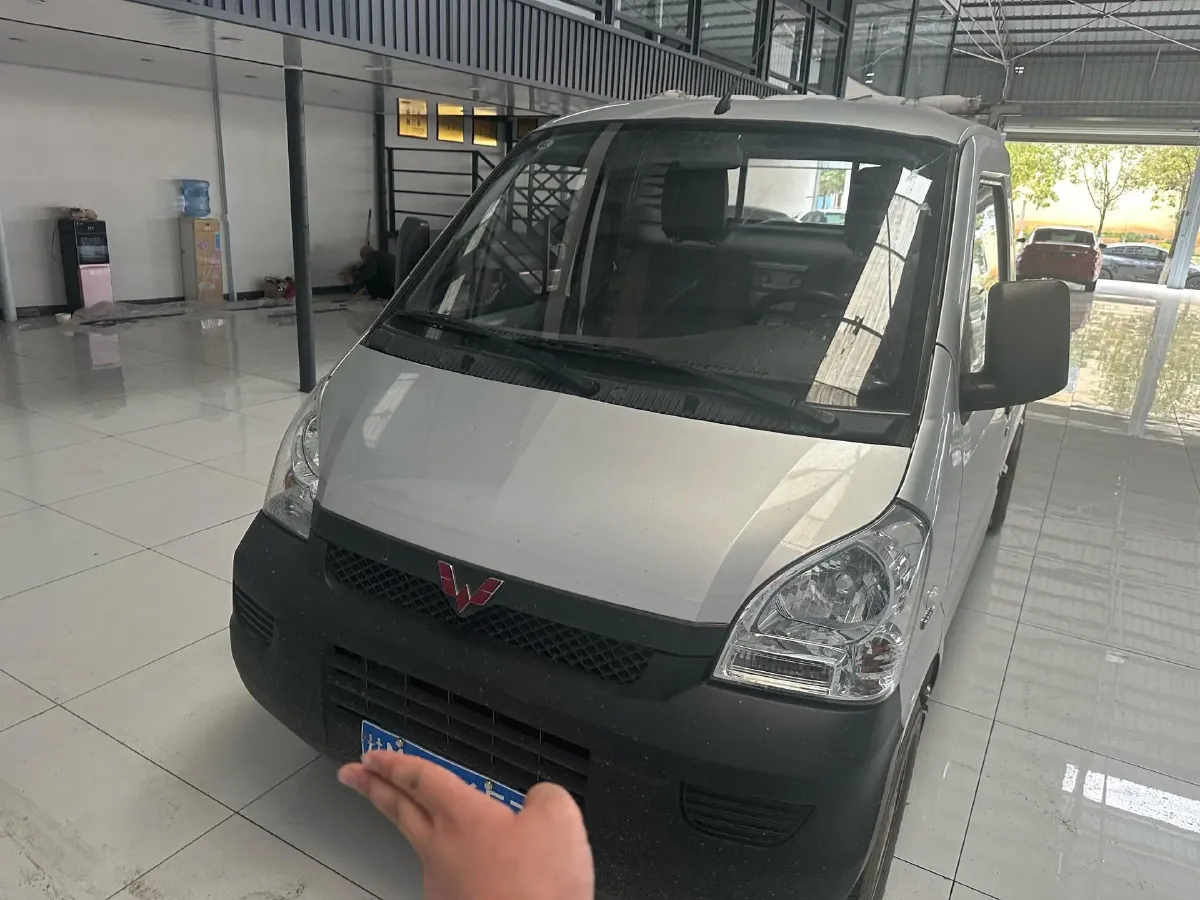 2021 WuLing RongGuang Mini Truck 1.5L 99HP L4 5MT,autocango,china used car exporter,china ev exporter,chinese used car exporter,chinese used ev exporter