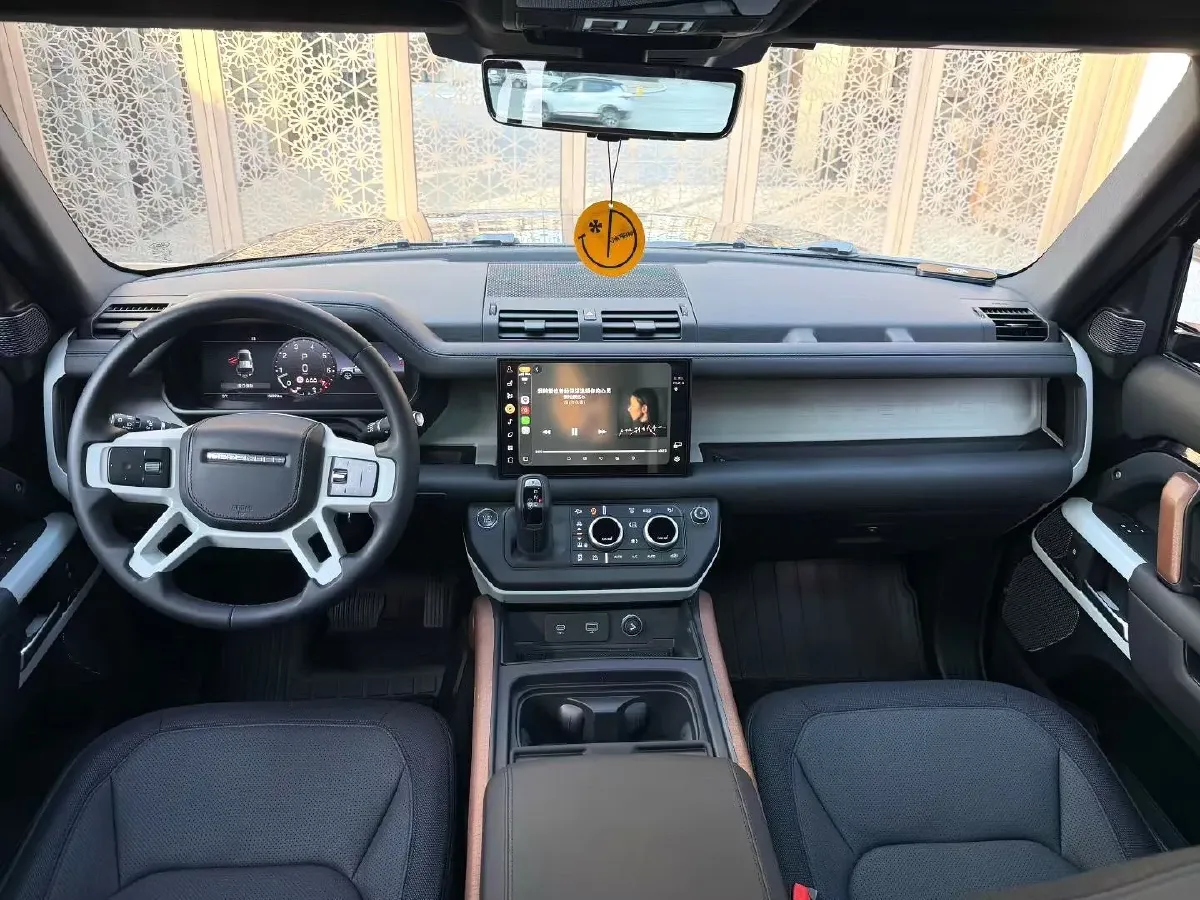 2023 Land Rover Defender 3.0T 400HP L6 8AT,autocango,china used car exporter,china ev exporter,chinese used car exporter,chinese used ev exporter