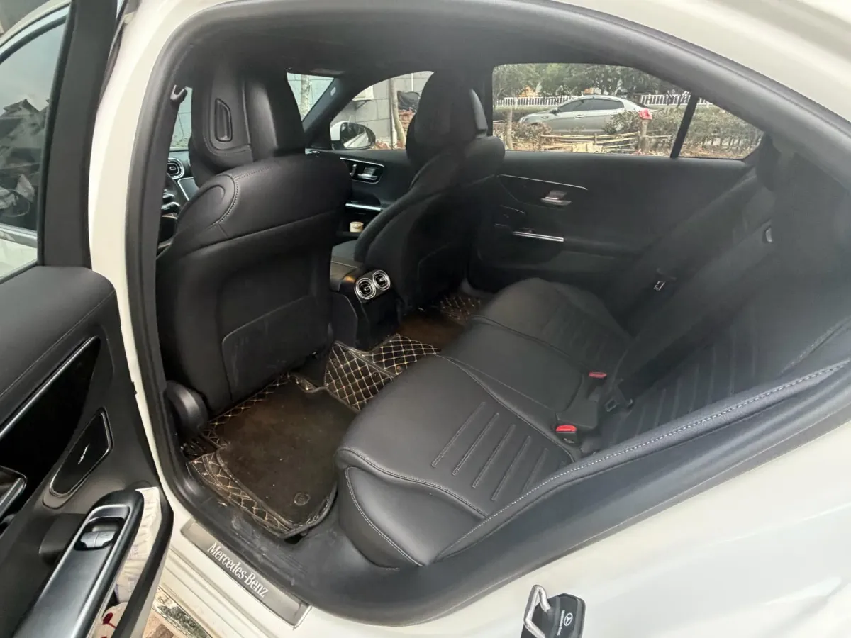 2024 Mercedes-Benz C Class 1.5T 204HP L4 9AT,autocango,china used car exporter,china ev exporter,chinese used car exporter,chinese used ev exporter