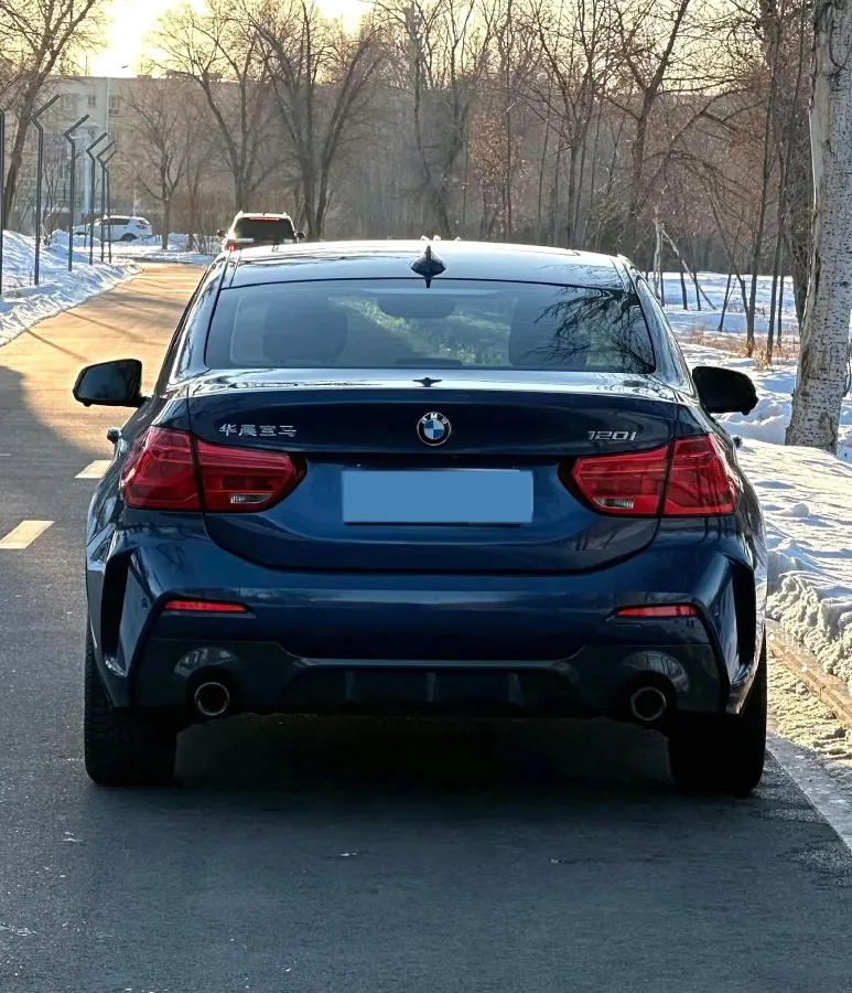 2022 BMW 1 Series 1.5T 140HP L3 7DCT,autocango,china used car exporter,china ev exporter,chinese used car exporter,chinese used ev exporter