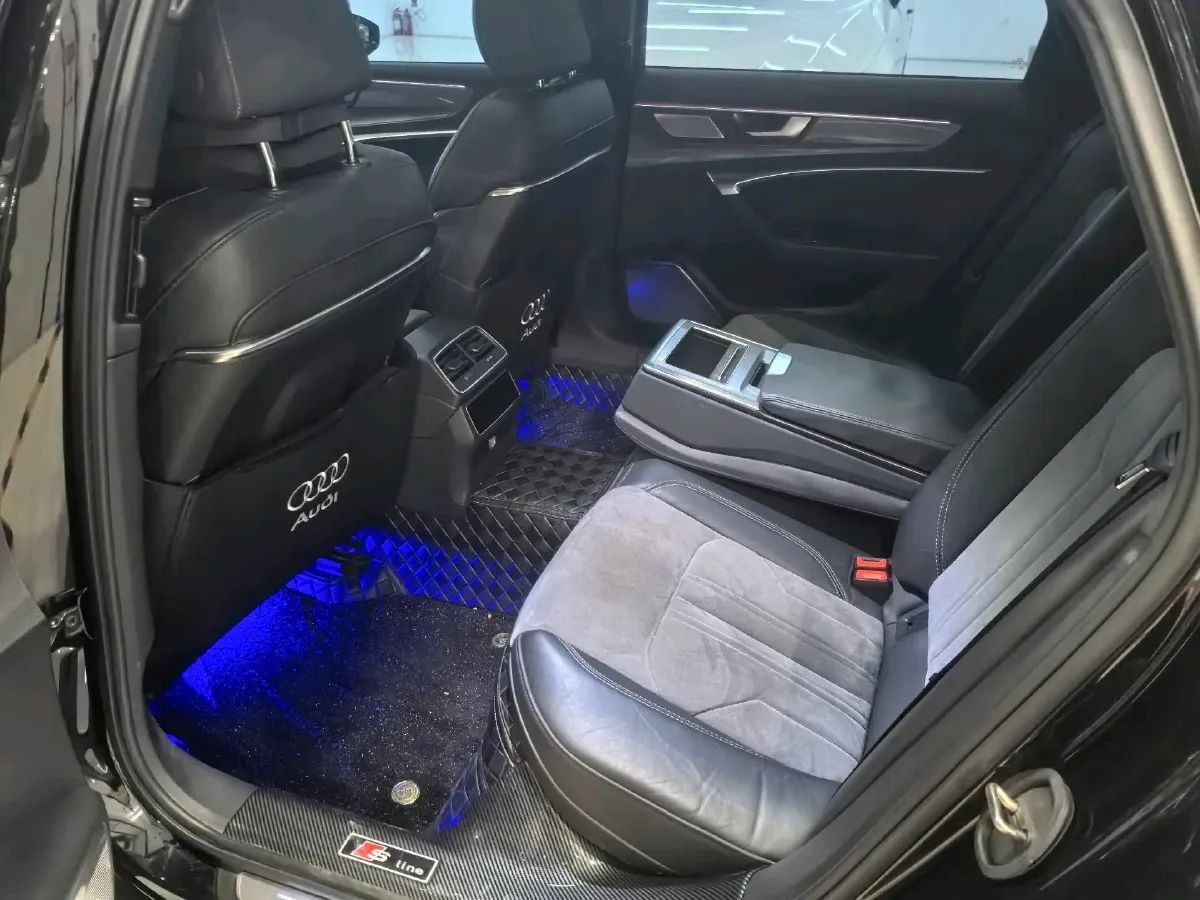 2021 Audi A6L 2.0T 224HP L4 7DCT,autocango,china used car exporter,china ev exporter,chinese used car exporter,chinese used ev exporter