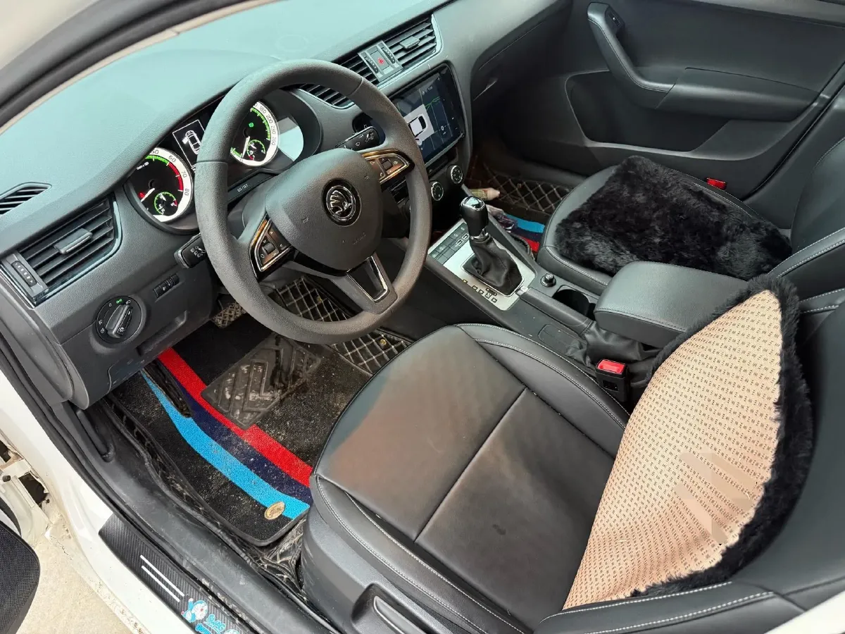 2022 Skoda Octavia 1.5L 113HP L4 6AT,autocango,china used car exporter,china ev exporter,chinese used car exporter,chinese used ev exporter