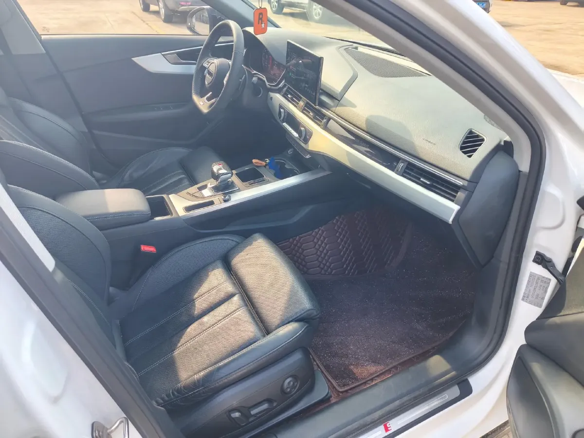 2020 Audi A4L 2.0T 190HP L4 7DCT,autocango,china used car exporter,china ev exporter,chinese used car exporter,chinese used ev exporter