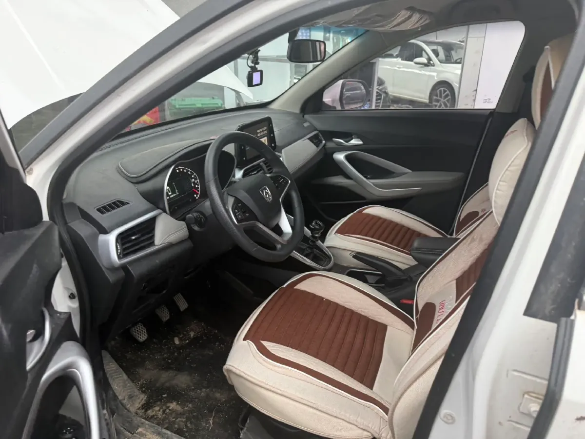 2019 BaoJun 510 1.5L 112HP L4 6MT,autocango,china used car exporter,china ev exporter,chinese used car exporter,chinese used ev exporter