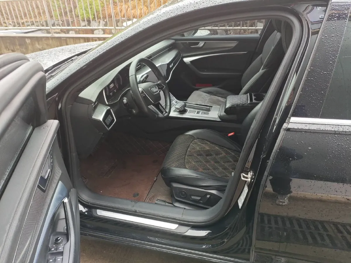 2020 Audi A6L 2.0T 190HP L4 7DCT,autocango,china used car exporter,china ev exporter,chinese used car exporter,chinese used ev exporter