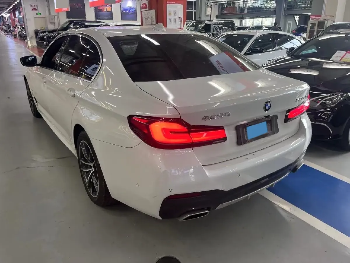 2022 BMW 5 Series 2.0T 184HP L4 8AT,autocango,china used car exporter,china ev exporter,chinese used car exporter,chinese used ev exporter