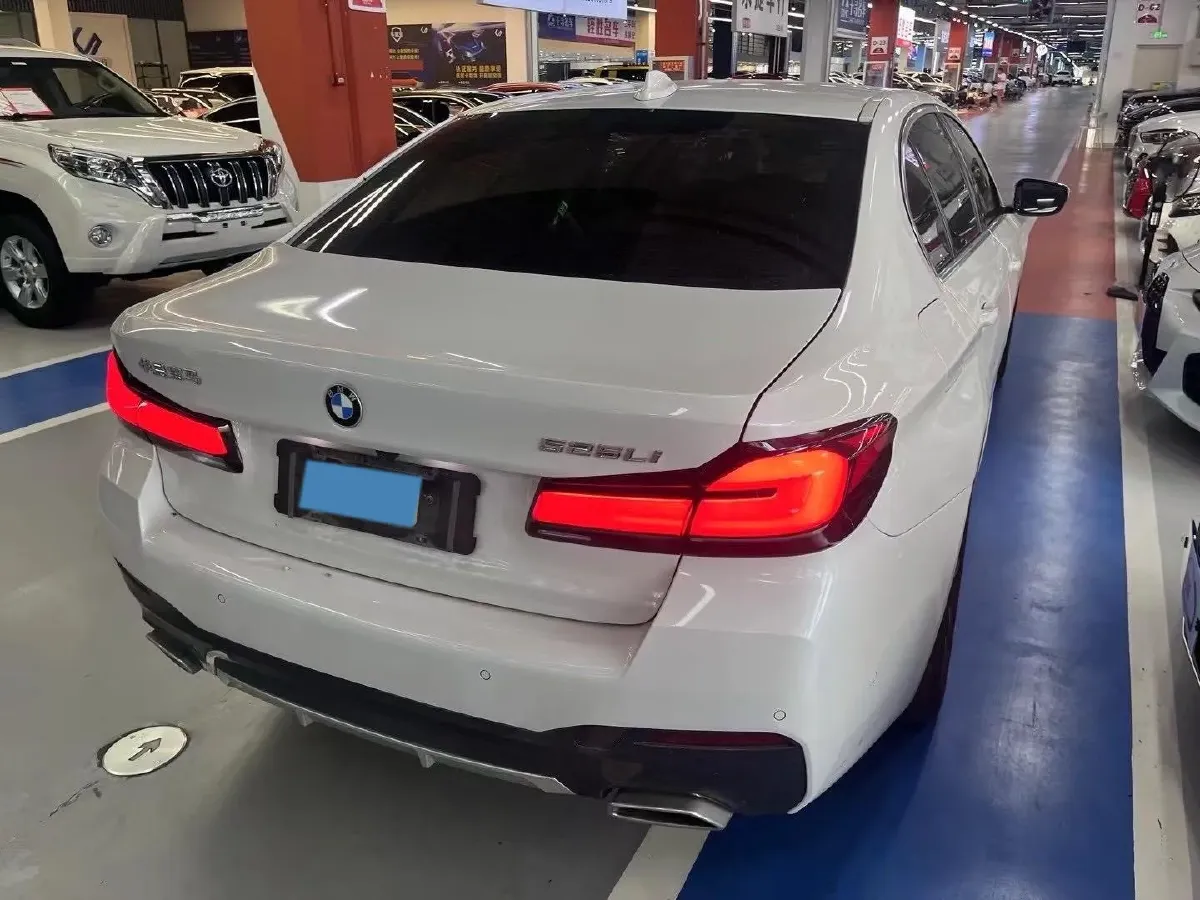 2022 BMW 5 Series 2.0T 184HP L4 8AT,autocango,china used car exporter,china ev exporter,chinese used car exporter,chinese used ev exporter