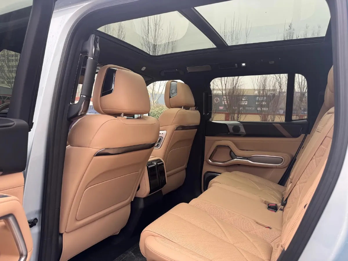 2025 FangChengBao Bao 8 2.0T 245HP L4 E-CVT PHEV 36.8KWH,autocango,china used car exporter,china ev exporter,chinese used car exporter,chinese used ev exporter