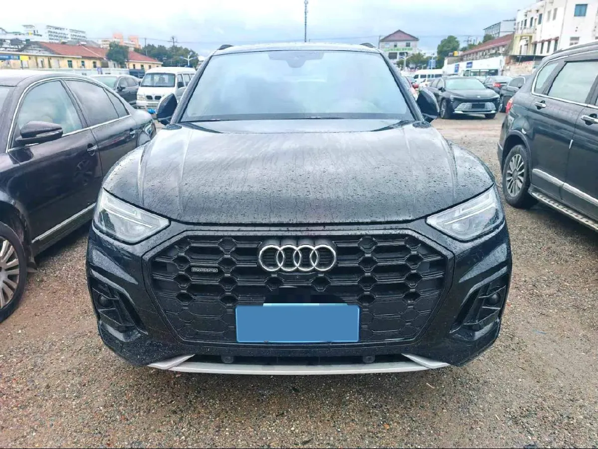 2023 Audi Q5L 2.0T 190HP L4 7DCT,autocango,china used car exporter,china ev exporter,chinese used car exporter,chinese used ev exporter