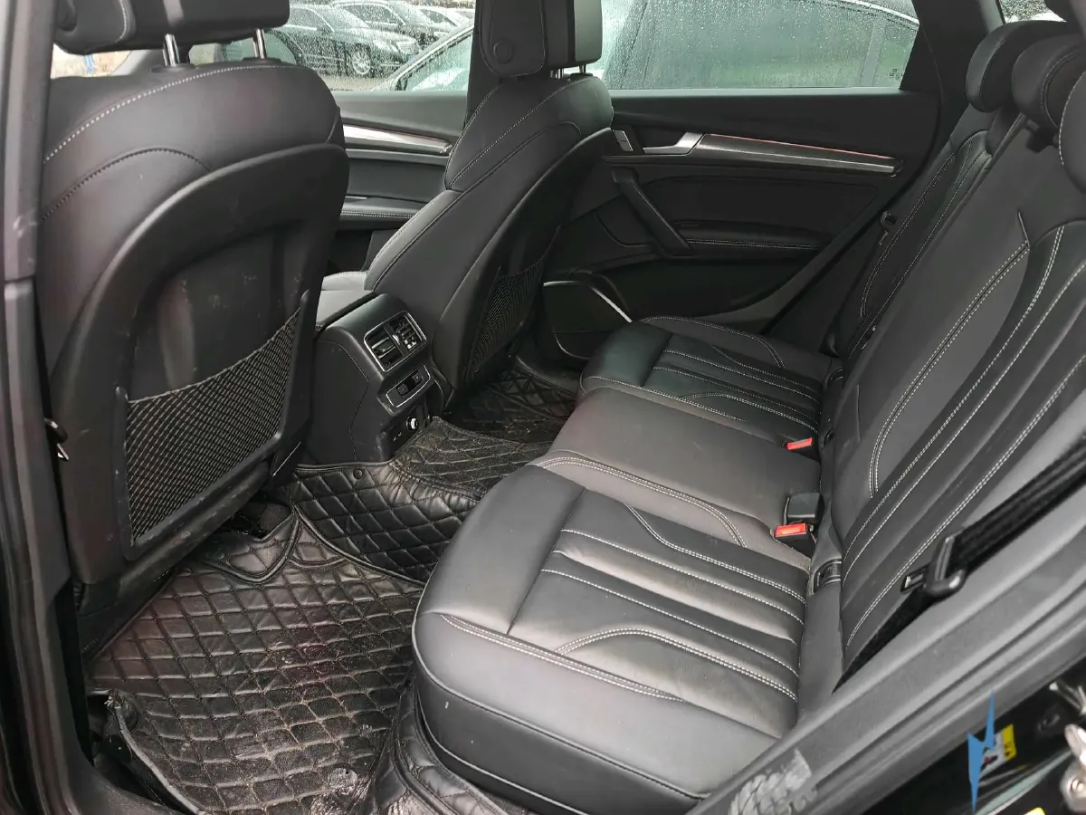 2023 Audi Q5L 2.0T 190HP L4 7DCT,autocango,china used car exporter,china ev exporter,chinese used car exporter,chinese used ev exporter