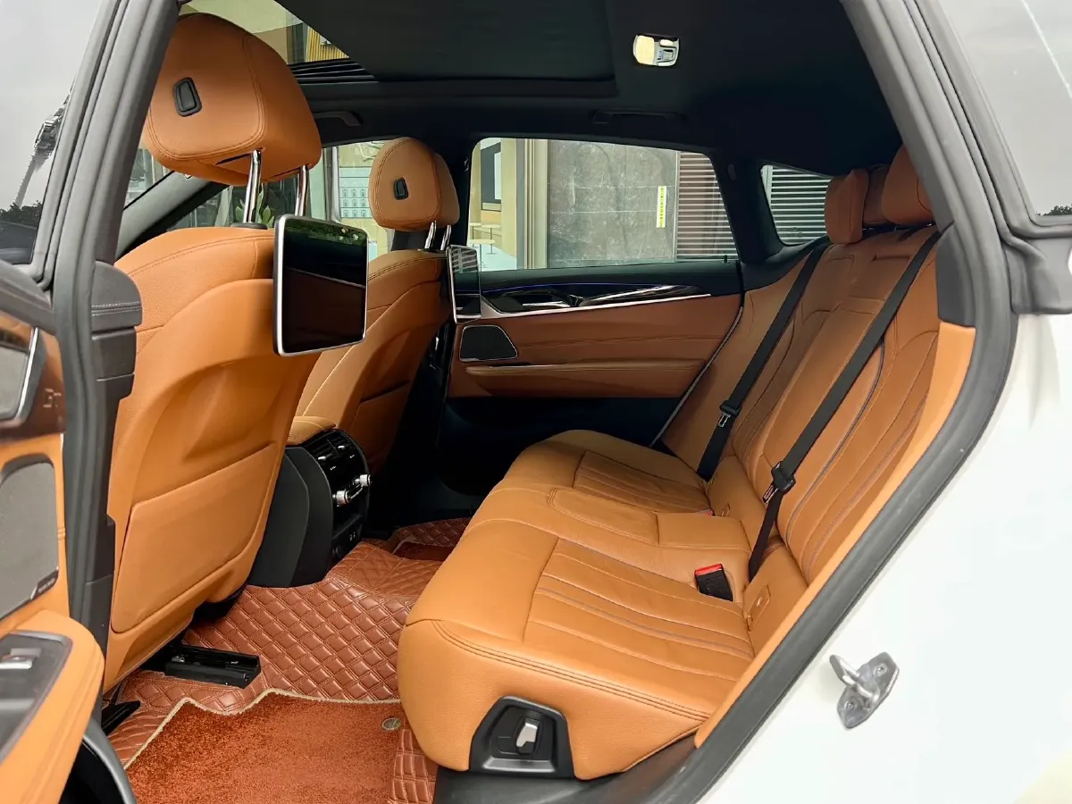 2022 BMW 6 Series GT 2.0T 245HP L4 8AT,autocango,china used car exporter,china ev exporter,chinese used car exporter,chinese used ev exporter