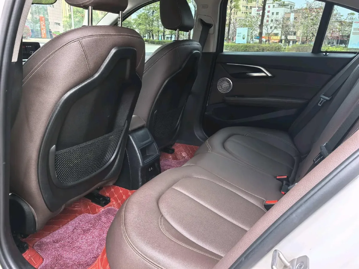 2021 BMW 1 Series 1.5T 140HP L3 7DCT,autocango,china used car exporter,china ev exporter,chinese used car exporter,chinese used ev exporter