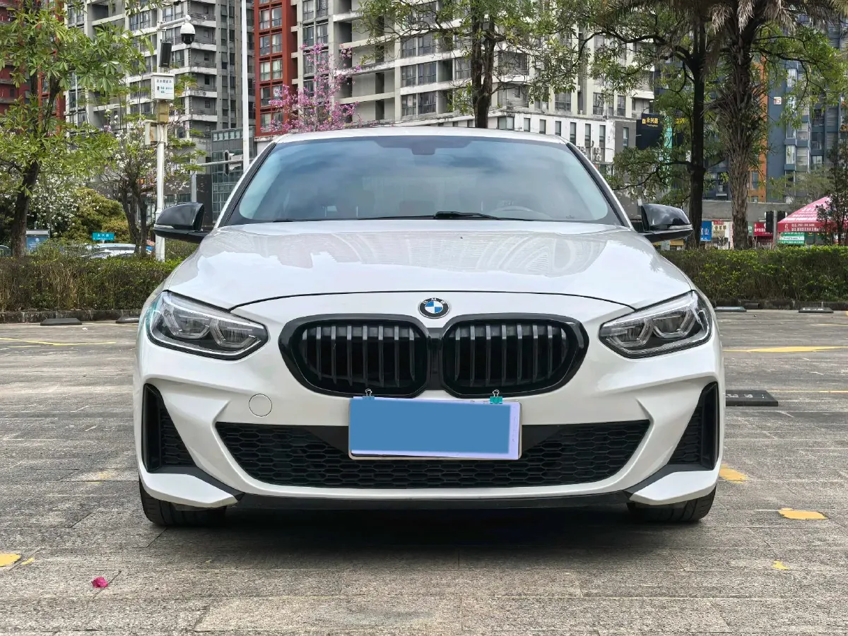 2021 BMW 1 Series 1.5T 140HP L3 7DCT,autocango,china used car exporter,china ev exporter,chinese used car exporter,chinese used ev exporter