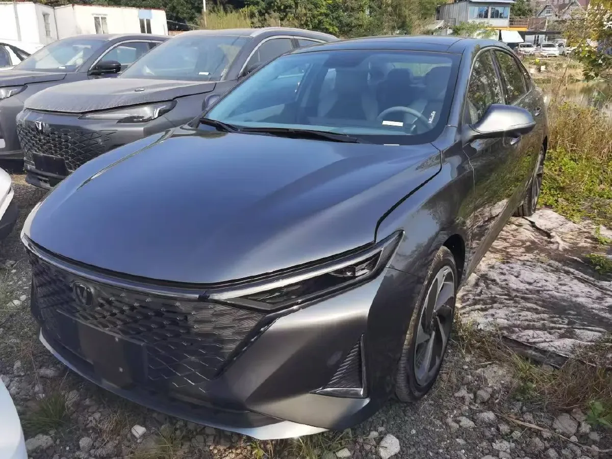 2023 ChangAn Raeton Plus 1.5T 188HP L4 7DCT,autocango,china used car exporter,china ev exporter,chinese used car exporter,chinese used ev exporter