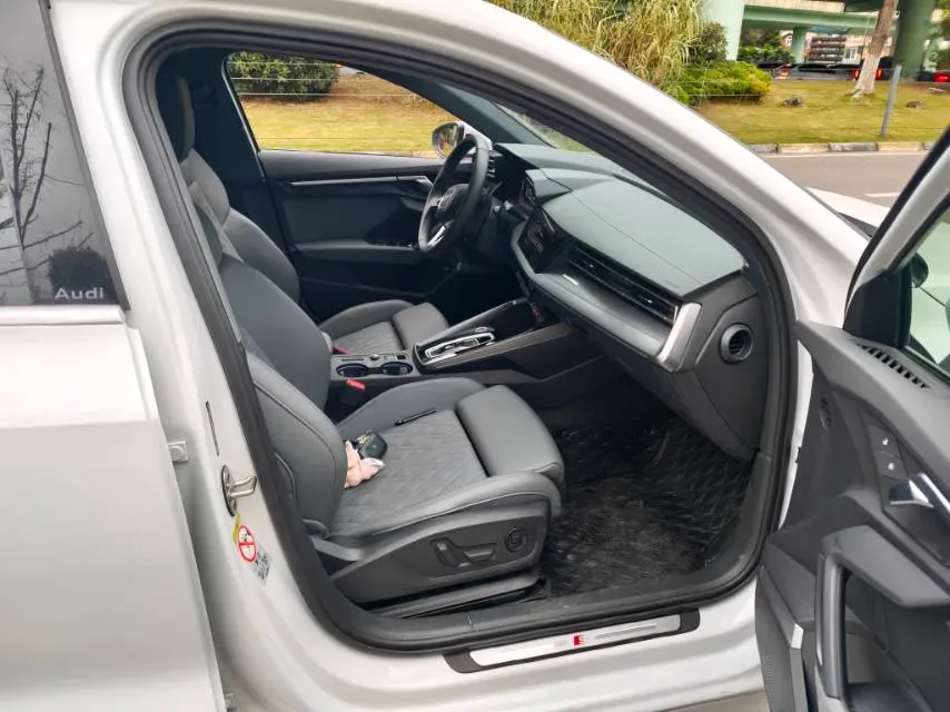 2025 Audi A3 1.5T 160HP L4 7DCT,autocango,china used car exporter,china ev exporter,chinese used car exporter,chinese used ev exporter